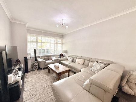 4 bedroom semi-detached house to rent - Photo 2