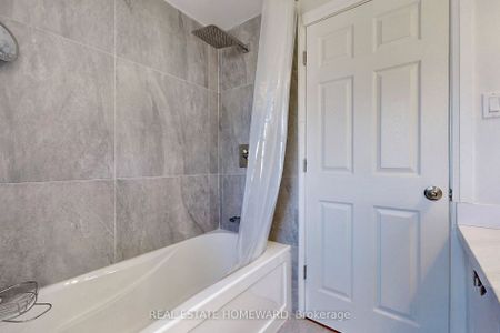 Detached Home For Lease | N8140218 - Photo 5