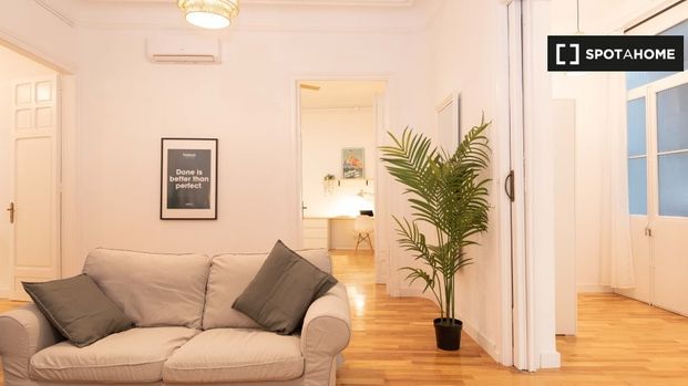 barcelona, Catalonia 08012 - Photo 1