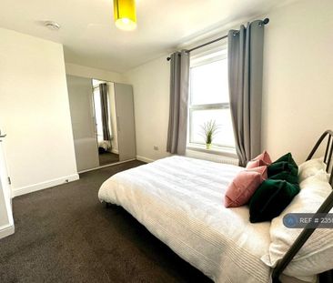 3 bedroom terraced house to rent - Photo 6