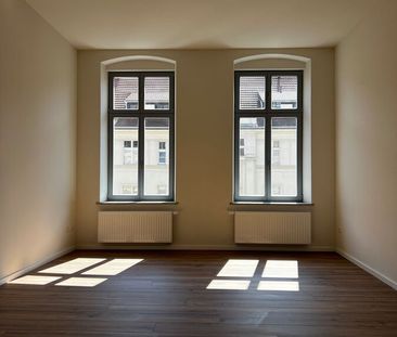 ERSTBEZUG - große 4-Raum Altbauwohnung mit Balkon - Photo 1