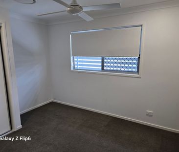ULTRA MODERN LUXURY 3 BEDROOM TOWNHOUSE with DUCTED AIR-CON - Photo 2