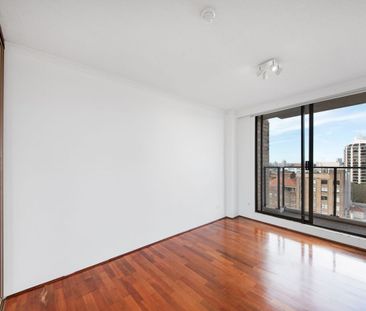 Magnificent Views Over Sydney - Photo 4