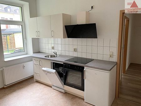 Schicke 2-Raum-Wohnung mit Einbauküche in ruhiger Lage! - Photo 4