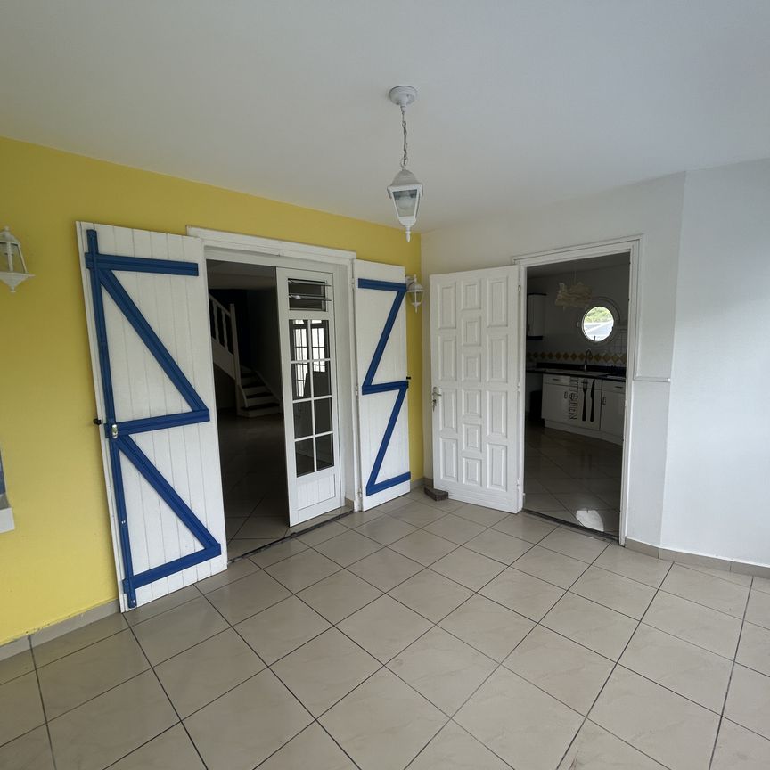 Location Appartement 3 pièces 70m² LE GOSIER 97190 - Photo 1