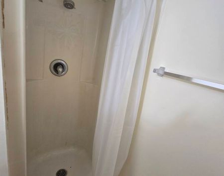 2 bedroom apartment, all inclusive available now - Photo 4