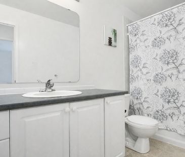 For Lease - 125 SHADY GROVE Street, Barrhaven, Ontario - Photo 3