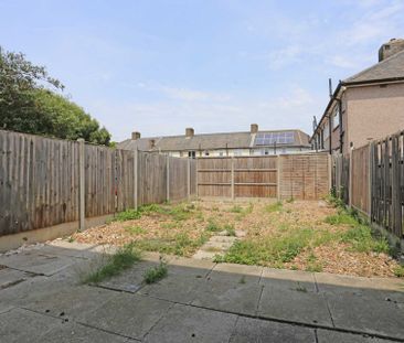 Price £1,850 pcm - Available Now - Part Furnished - Photo 1