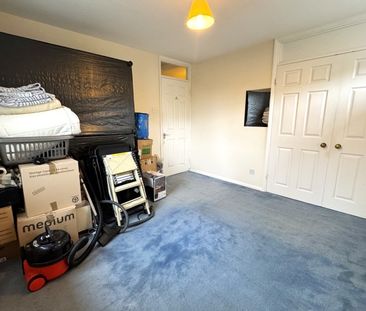 Newsham Road, Woking, Surrey, GU21 - Photo 3