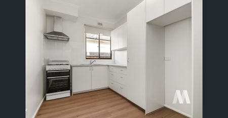 Freshly Updated Family Home in a Prime West Footscray Pocket - Photo 5