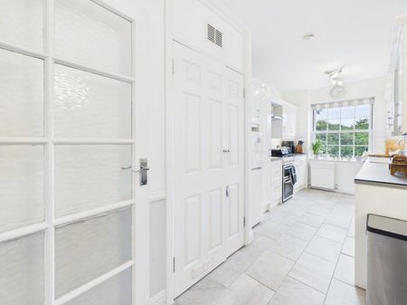 Bulstrode Court, Gerrards Cross,SL9 - Photo 5