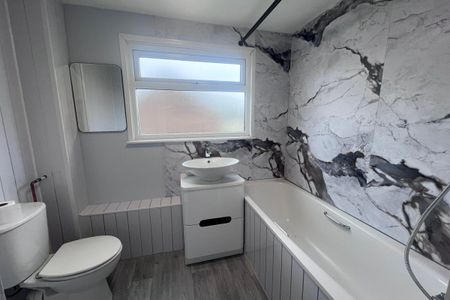 Eastfields - Photo 3