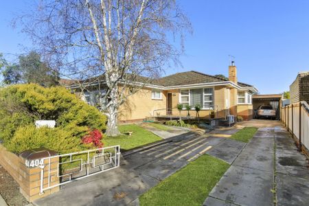 404 Joseph Street, Canadian - Photo 3