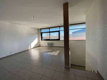 Location Appartement 2 pièces 59m² - Photo 2