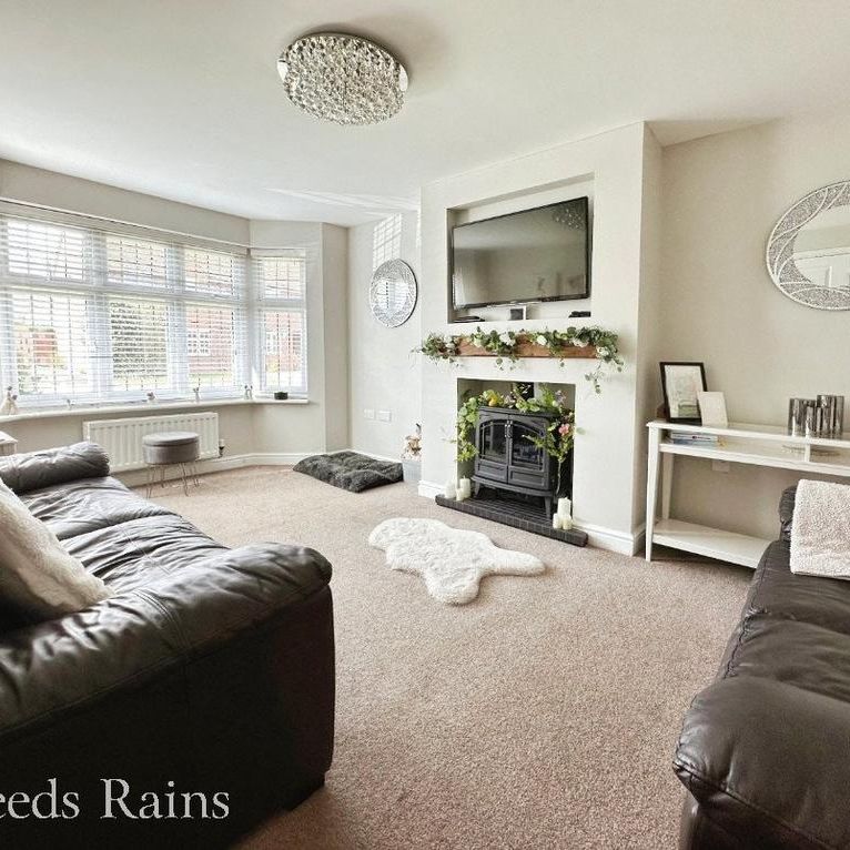 4 bedroom detached house to rent - Photo 1