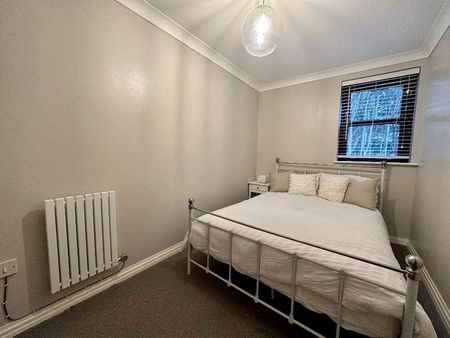 Marks Court, Southend On Sea, Essex, SS1 - Photo 5