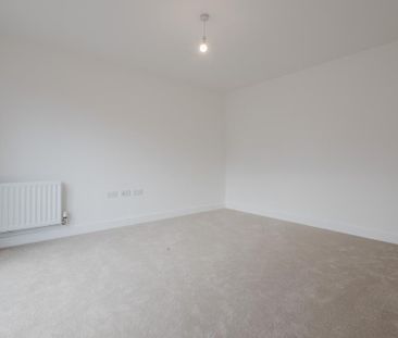 4 bedroom detached house to rent - Photo 6