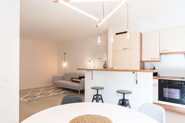 Sfeervol ingericht appartement onder de Onze Lieve Vrouwekathedraal - Foto 1