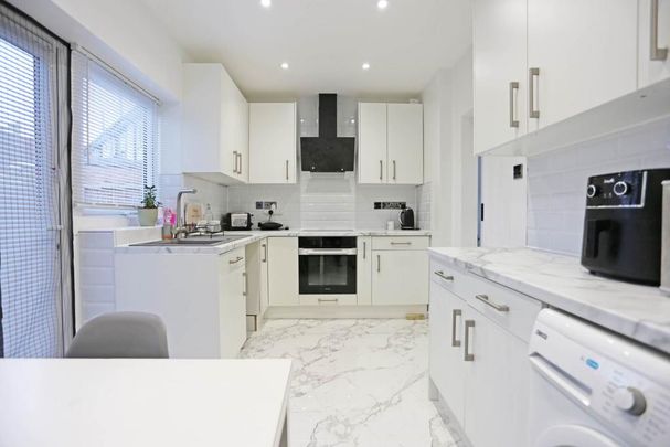 2 bedroom semi-detached house to rent - Photo 1