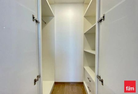 Practical layout, Near Metro, 2 Beds 1 Bathroom - Photo 3