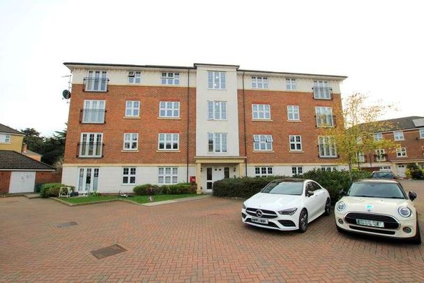 Heaton Court, Colnhurst Road, Central Watford, WD17 - Photo 1