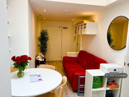 4 bedroom flat to rent - Photo 3
