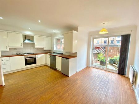 3 bedroom townhouse to rent - Photo 4