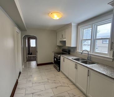 For Lease - 48 Drury Lane, Barrie, Ontario - Photo 4