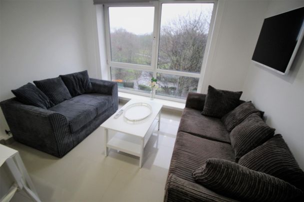 Flat 79, Samara Plaza, LS2 9DU, Leeds - Photo 1