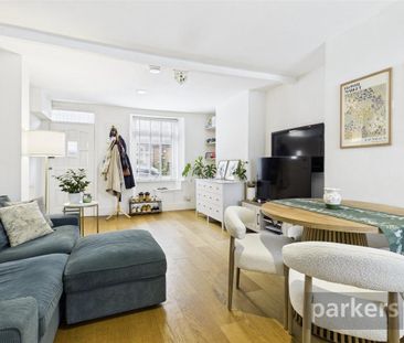 4 bedroom terraced house to rent - Photo 1