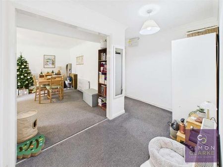 Cameron Close, Whetstone, N20 - Photo 4