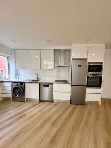 Apartamento Remodelado na Rua de São Bento – Charme e Modernidade no Coração de Lisboa - Photo 4