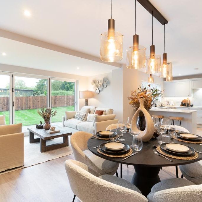 5 bedroom detached house to rent - Photo 1