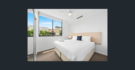 Furnished three bedroom apartment in the heart of West End - Photo 4