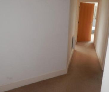 3 bedroom flat to rent - Photo 6