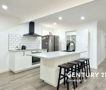 Spacious Modern Living with Outdoor Entertainer's Spaces! - Photo 6