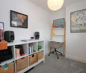 3 bedroom terraced house to rent - Photo 5
