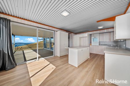 Stunning Coastal Retreat on Droughty Point Road, Rokeby - Photo 3