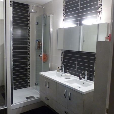 Location Appartement 3 pièces 67m² - Photo 3