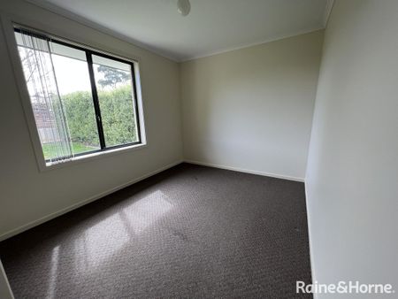 300 METRES TO OAKDOWNS CHILDCARE CENTRE - Photo 5