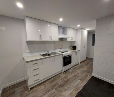 Central Two Bedroom Studio Apartment - Photo 3