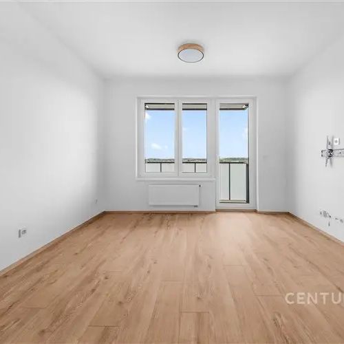 Světlý a Moderní Byt 2+kk s Balkonem a Sklepem, Okamžitě Volný, Hostivař, Praha 15 - Photo 1