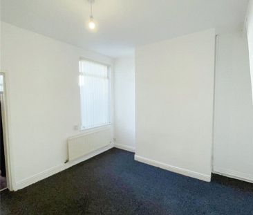 2 Bedroom Terraced - Photo 3