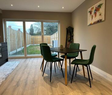 3 bedroom terraced house to rent - Photo 1