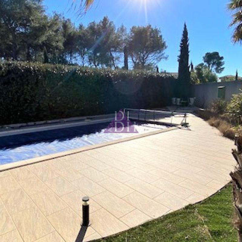 Villa meublée, climatisée avec piscine 5 chambres - Photo 1