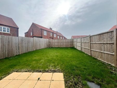 3 bedroom semi-detached house to rent - Photo 5