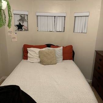 Fully furnished cozy basement suite - Photo 1