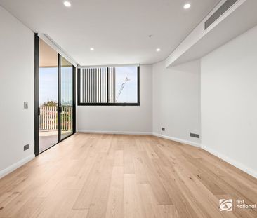 Sleek & Modern Living |100m from Train Station - Photo 4