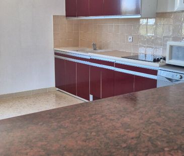 Location Appartement 3 pièces 74m² - Photo 2