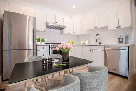 For Lease - 1314 Dundas Street Unit# 1 - Main Floor, Toronto, Ontario - Photo 2